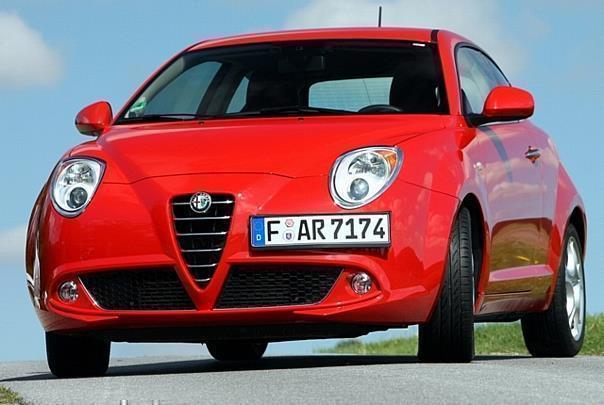 Alfa Romeo unterstützt Ducati bei MotoGP und Superbike-WM. Der Alfa Romeo MiTo ist offizielles Fahrzeug der Superbike World Championship. Foto: Alfa Romeo